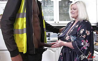 The hot tall worker comes to sexy Laceys